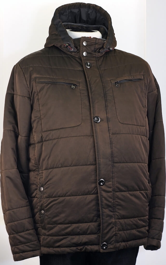 Зимняя коричневая куртка с нагрудными карманами арт. 24060859
