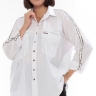 Стильная женская сорочка белого цвета 22671171
