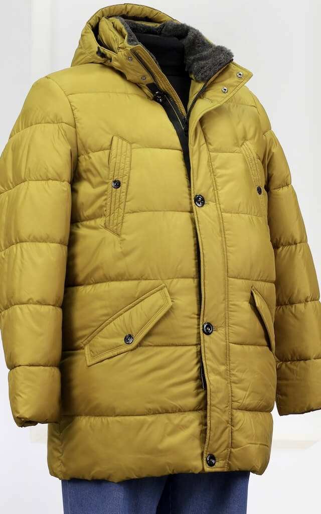 Зимняя куртка горчичного цвета 23060874